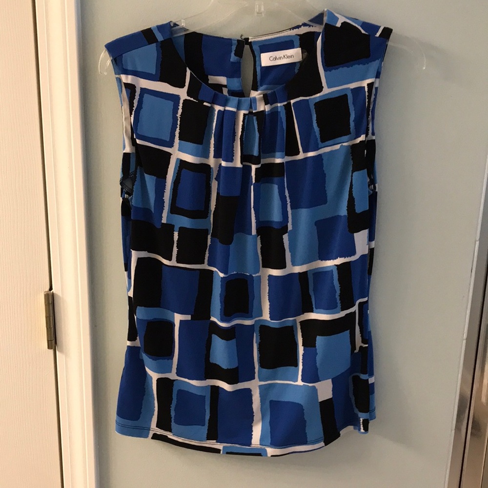 Blue tank blouse with square design